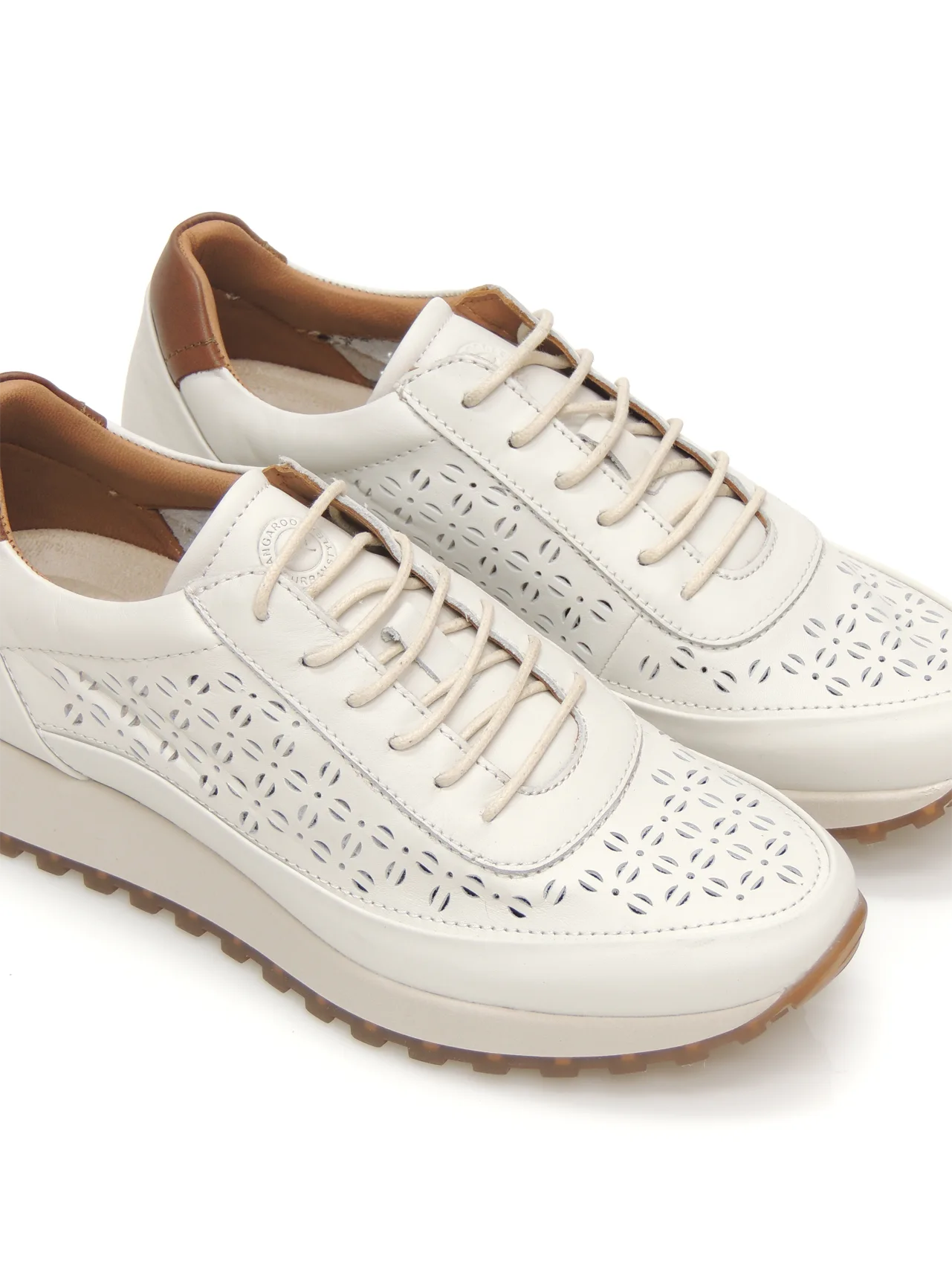 sneakers--kangaroos-581-12-piel-hielo