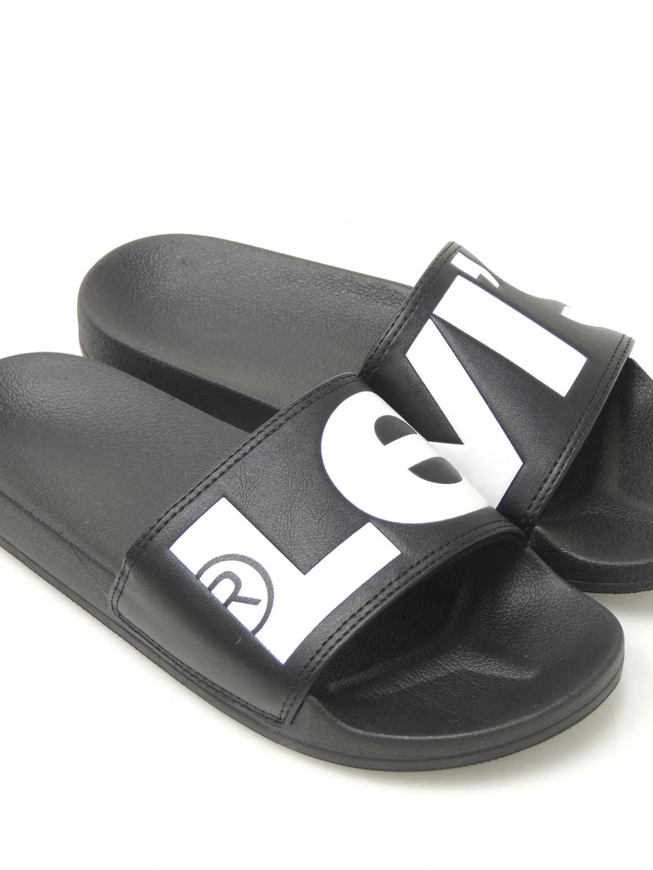 chanclas-de pala-levis-231548-polipiel-negro