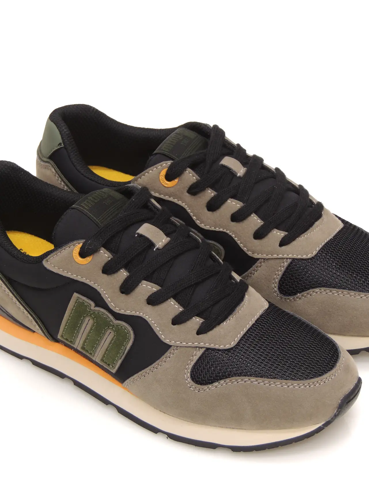 sneakers--mustang-84467-naylon-negro